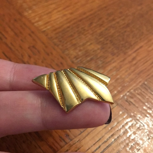 🎁GIFT🎁 Vintage MONET gold fan earrings - Picture 4 of 11